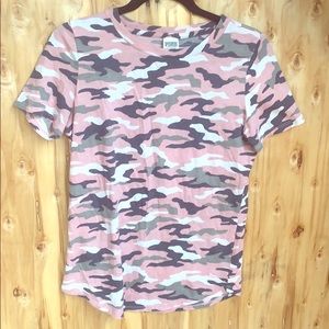 VICTORIA’S SECRET PINK short sleeve camo shirt